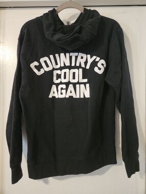 Lainey Wilson Black Tour Hoodie-small